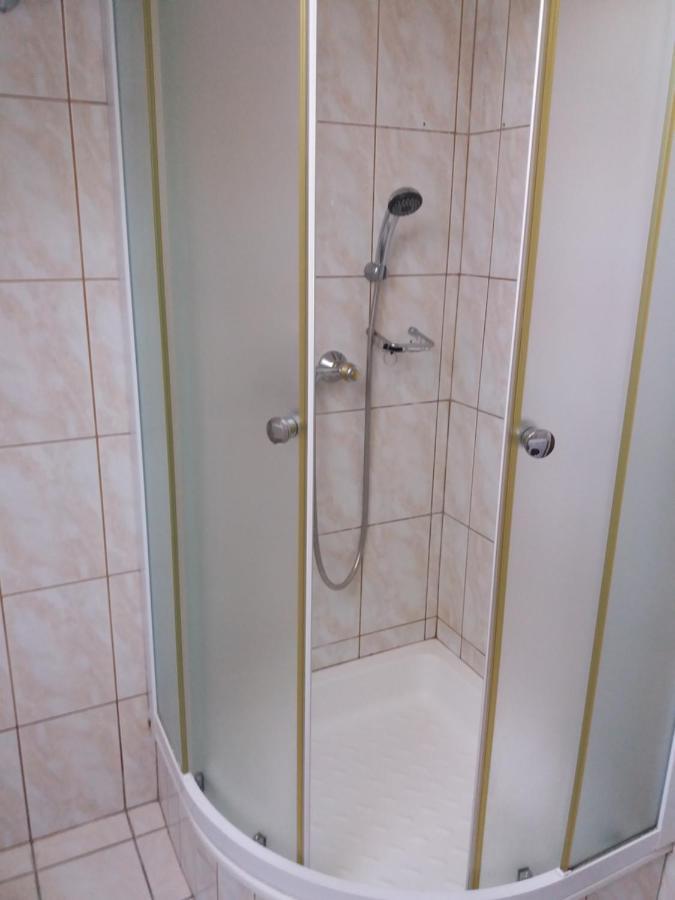 Apartmani Lana 布罗达里卡 外观 照片